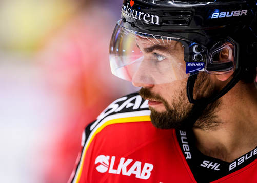 Luleås Niklas Olausson på uppvärmningen