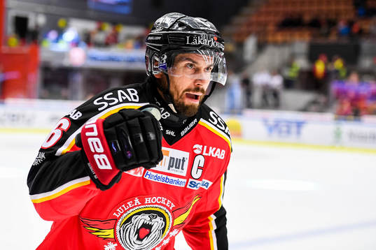 Luleås Niklas Olausson jublar