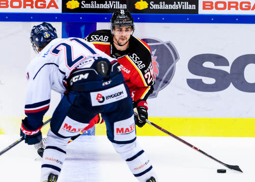 Luleås Joey Hishon med pucken