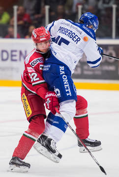Tobias Aronsson och Johan Porsberger i kamp