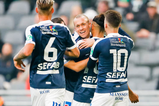 Norrköpings spelare jublar