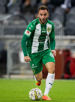 Hammarbys Muamer Tankovic med bollen