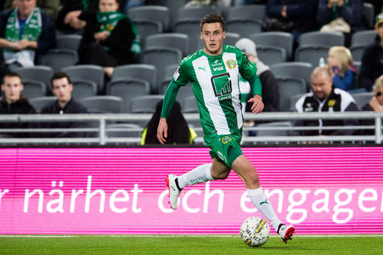 Hammarbys Jeppe Andersen med bollen