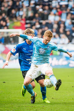 Halmstads Höskuldur Gunnlaugsson mot Malmö FFs Anders