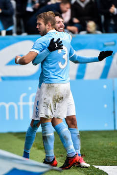 Malmö FFs Anton Tinnerholm och Erdal Rakip jublar