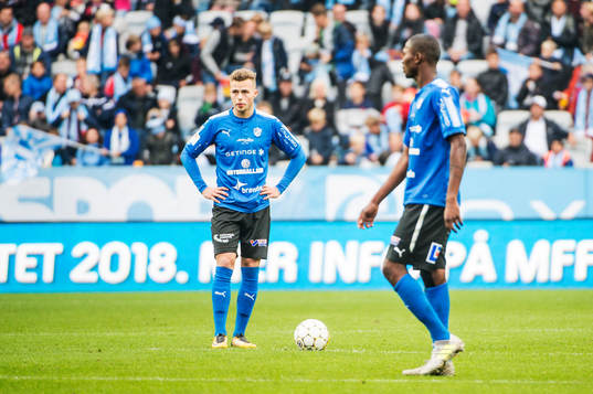 Halmstads Gabriel Gudmundsson och Aboubakar Keita deppar