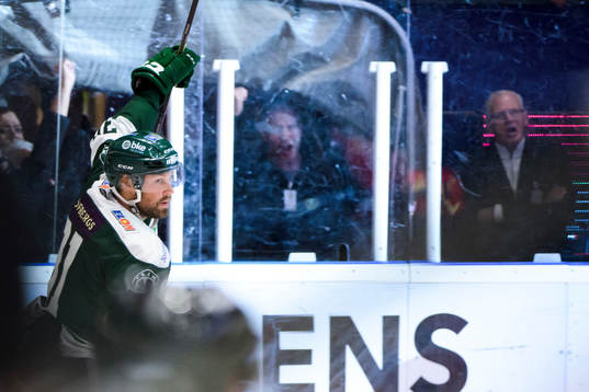 Färjestads Dick Axelsson jublar