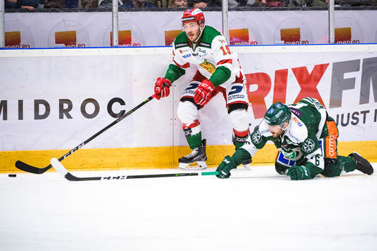 Moras John Persson och Färjestads Mikael Wikstrand