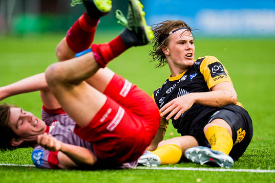 Anders Dieserud of Strømmen and Tobias Christensen of Start
