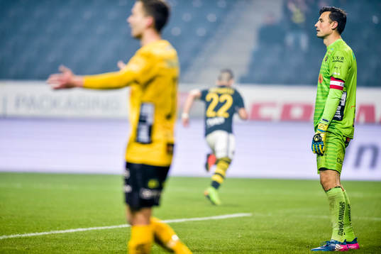 Elfsborgs målvakt Kevin Stuhr Ellegaard deppar