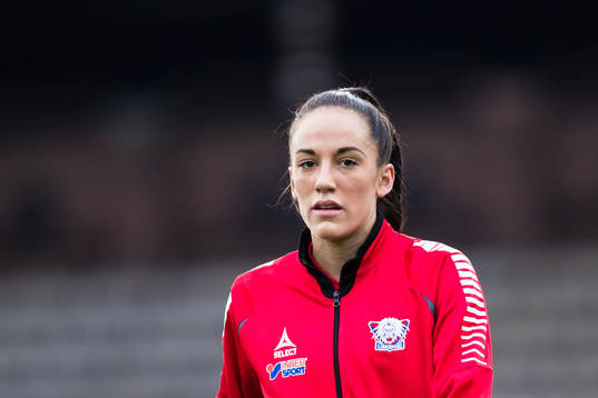 Linköpings Anna Oscarsson innan fotbollsmatchen i