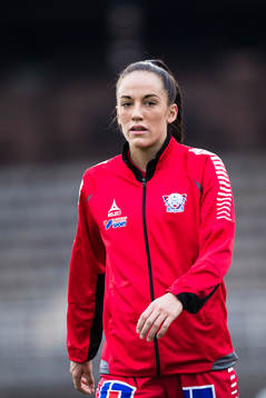 Linköpings Anna Oscarsson innan fotbollsmatchen i