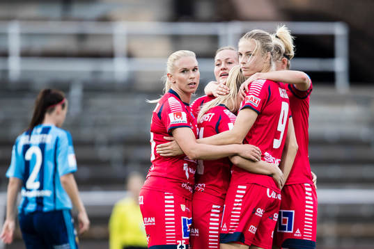 Linköpings Kristine Minde jublar med lagkamrater