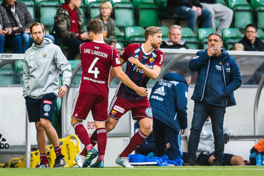 Byte mellan Djurgårdens Jacob Une Larsson och Niklas