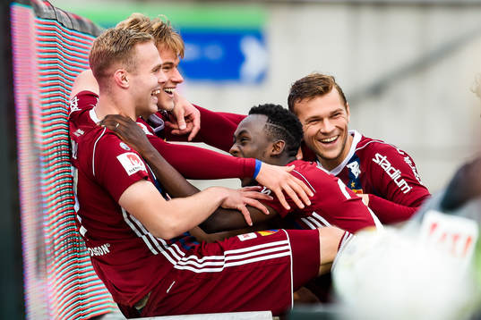 Djurgårdens Gustav Engvall och Felix Beijmo jublar