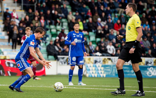 Domare Magnus Lindgren dömer straff och Sundsvalls Eric
