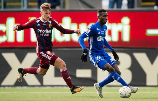 Djurgårdens Felix Beijmo och Sundsvalls Peter Wilson