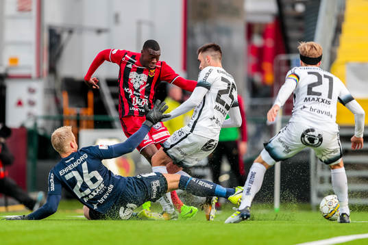 Bläddra bland fler bilder av Fotboll, Allsvenskan, Östersund - Häcken