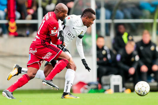 Häckens Nasiru Mohammed och Östersunds Fouad Bachirou