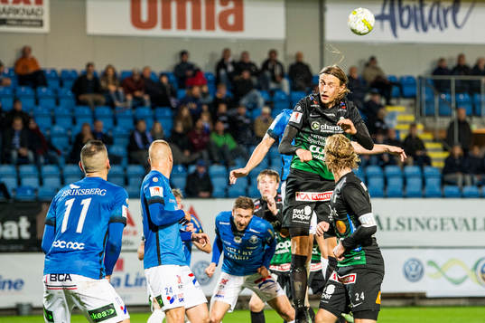 Varbergs Joakim Lindner och Gustav Berggren mot Trelleborgs