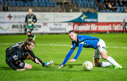 Varbergs Anton Liljenbäck mot Trelleborgs Kristian Haynes