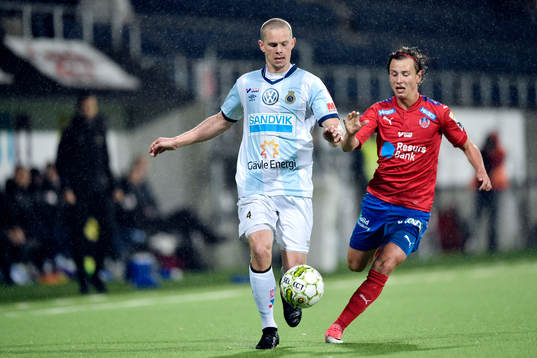 Gefles Anton Lans och Helsingborgs Alex Timossi Andersson
