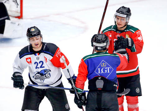 Frölundas Ryan Lasch jublar med Lias Andersson