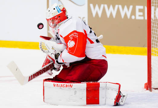Simon Hrubec of Ocelari Trinec makes a save