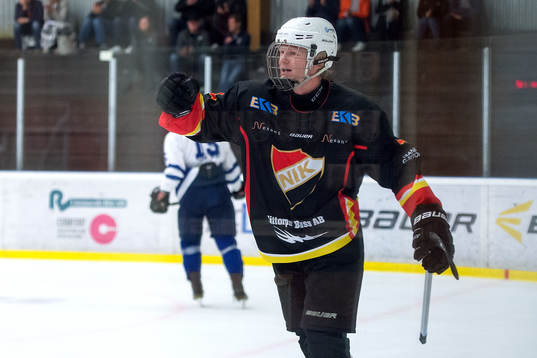 Nittorps Isac Lamqvist jublar