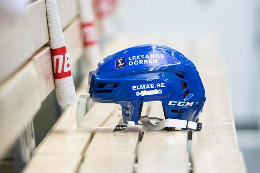 Leksands hjälm innan ishockeymatchen i HockeyAllsvenskan