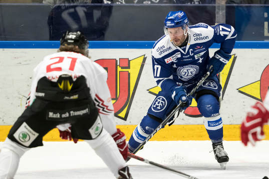Leksands Jesper Ollas  i ishockeymatchen i