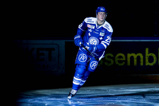 Leksands David Åslin  innan ishockeymatchen i