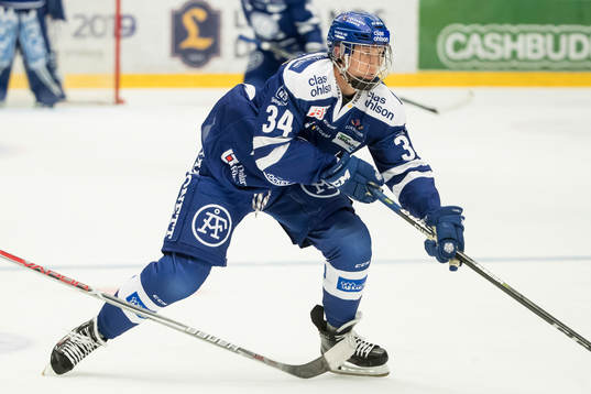 Leksands Olle Alsing  i ishockeymatchen i HockeyAllsvenskan