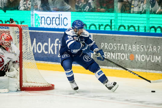 Leksands Fredrik Lindgren   i ishockeymatchen i