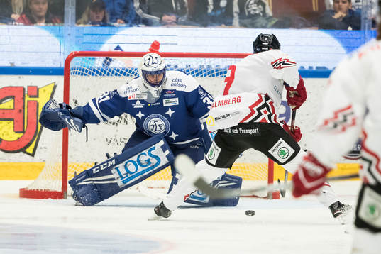 Vita Hästens Rickard Palmberg gör 0-1 bakom Leksands