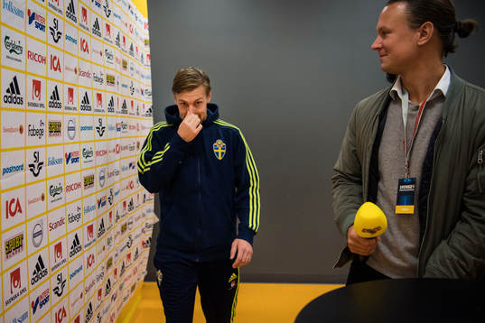 Emil Forsberg i mixed zone