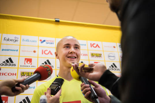 Sebastian Holmen i mixed zone