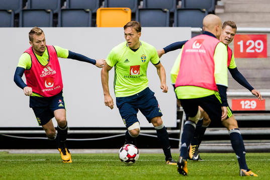 Sveriges Sebastian Larsson och Ludwig Augustinsson