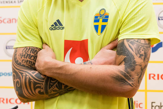 Tatueringar tillhörande Sveriges målvakt Kristoffer