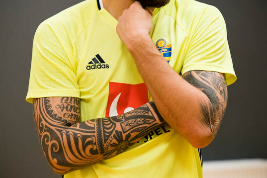 Tatueringar tillhörande Sveriges målvakt Kristoffer