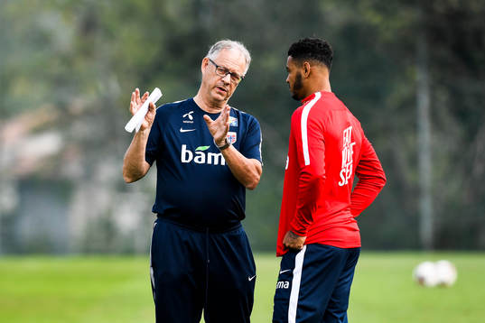 Lars Lagerbäck, head coach of Norway, and Joshua King of
