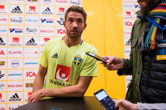 Sveriges Marcus Rohdén blir intervjuad av media i mixed