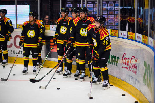 Brynäs Simon Bertilsson före ishockeymatchen i SHL mellan