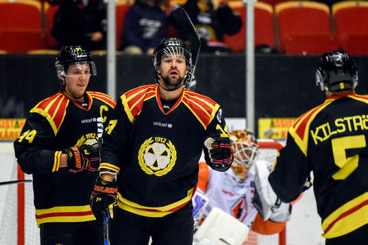 Brynäs Johan Alcén jublar