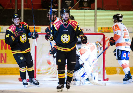 Brynäs Jacob Blomqvist och Johan Alcén jublar