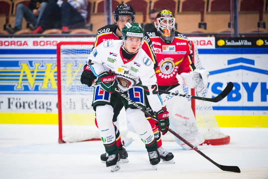 Frölundas Lias Andersson och Luleås Joonas Jalvanti
