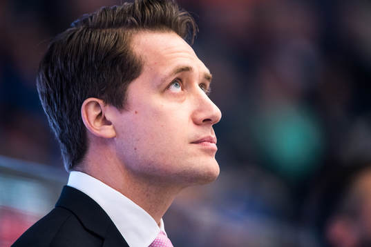 Växjös tränare Sam Hallam deppar