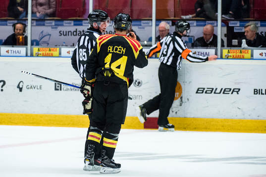 Brynäs Johan Alcén och Karlskronas Carl Persson, ej i