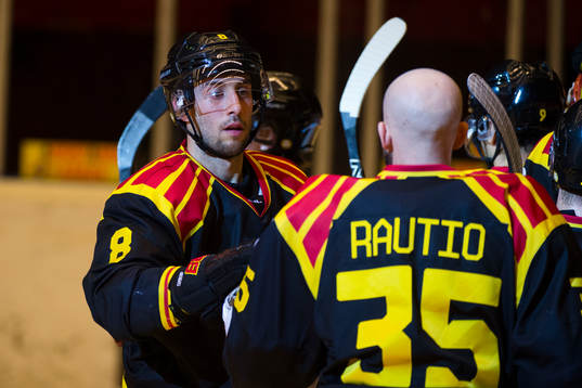 Brynäs Aaron Palushaj jublar med målvakt David Rautio