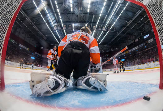Karlskronas målvakt Johannes Jönsson deppar